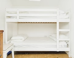 Cijela kuća/apartman 28 Marsh Road - A Bungalow That Sleeps 6 Guests In 3 Bedrooms (Gurnard, Ujedinjeno Kraljevstvo)
