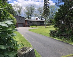 Tüm Ev/Apart Daire Lake George Waterfront With Amazing Sunsets And Fabulous Views! Near Town Beach (Ticonderoga, ABD)