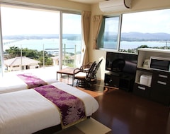 Bed & Breakfast Ocean Hills Kouri (Nakijin, Japan)