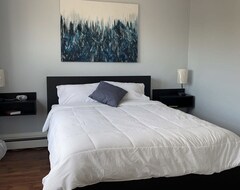 Entire House / Apartment Newly Renovated 2 Bedroom Apartment (Saint John, Canada)