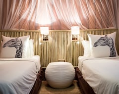 Hotel Rhino River Lodge (Hluhluwe, South Africa)