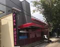 Khách sạn Pink House (Probolinggo, Indonesia)