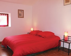 Toàn bộ căn nhà/căn hộ 3 Bedroom Accommodation In Montjoux (Montjoux, Pháp)