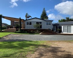 Hele huset/lejligheden Ruahau - Absolute Beachfront - Luxury House And Cabin (Pataua, New Zealand)