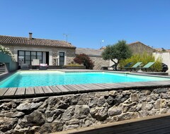 Toàn bộ căn nhà/căn hộ Superbe Villa De Charme En Pierre Avec Piscine Près De Carcassonne. Vue Pyrénées (Ventenac-Cabardès, Pháp)