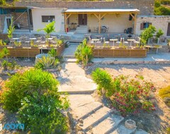 Koko talo/asunto Exoristoi Nature Suites (Gavdos, Kreikka)