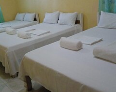 Bed & Breakfast RedDoorz at July's Haven Seaside Pension Camiguin (Mambajao, Philippines)