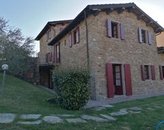 Toàn bộ căn nhà/căn hộ Cosy Apartment For 4 People With Wifi, Pool, Tv, Pets Allowed And Parking (Cutigliano, Ý)
