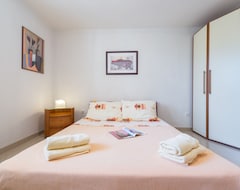 Entire House / Apartment Apartment Dora (Cavtat, Croatia)