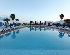 Hotel Vik Coral Beach (Playa Blanca, Spain)