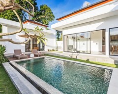 Toàn bộ căn nhà/căn hộ Brand New Enchanting 2 Bedroom Villa In Canggu (West Lampung, Indonesia)