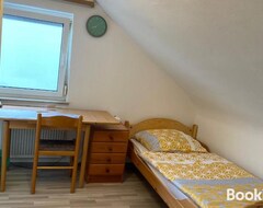 Casa/apartamento entero 1 Wg Zimmer (apartment) Im Dachgeschoss In 70839 Gerlingen (Gerlingen, Alemania)