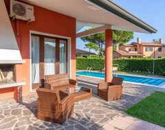 Hotel Villa With Own Outdoor Pool On The Island Albarella (Rosolina, Italien)