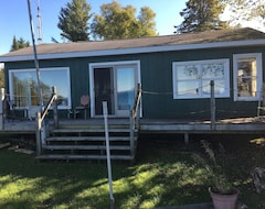 Entire House / Apartment Location, Location, Location Beautiful Sandy Beaches Of Lake Superior! (Brimley, USA)