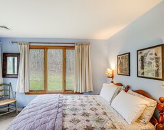 Koko talo/asunto Hawley Home W/ Deck: 4 Mi To Berkshire East Resort (Charlemont, Amerikan Yhdysvallat)
