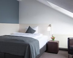 Bed & Breakfast Alpengluhen Smart Hotel (Olching, Njemačka)