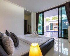 Hotel 4 Bedroom Modern Pool Villa! (bl10) (Hua Hin, Tailandia)