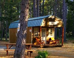 Entire House / Apartment This Cabin Is A 3 Bedroom(s), 2 Bathrooms, Located In Obrien, Or. (Cave Junction, USA)