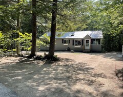 Hele huset/lejligheden Pleasant Pine Cottage At Moose Pond! Lake Access & Assn Pool! Near Pleasant Mt. (Bridgton, USA)