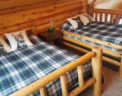 Toàn bộ căn nhà/căn hộ Secluded 10 Acre Family Friendly Cabin 5 Minutes From Mississippi River! (Lansing, Hoa Kỳ)