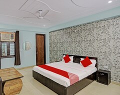 Oyo Flagship Hotel Divine (Noida, Indien)