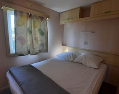 Khách sạn Camping Les Chenes Clairs (Condat, Pháp)