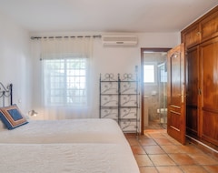 Cijela kuća/apartman Villa By The Beach 5 Bedrooms With Sea View, Wi-fi And Air Conditioning (Marbella, Španjolska)