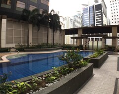 Hotel Mckinley Park Residences (Manila, Philippines)