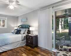 Entire House / Apartment New Lakefront Cottage Rental (Stanton, USA)