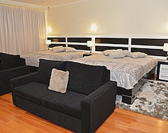 Koko talo/asunto Vacation Villa At Funchal - 3 Bedrooms, Sleeps 8 (Funchal, Portugali)