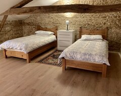 Cijela kuća/apartman A Touch Of Paradise In Rural France With Heated Pool (Vanzay, Francuska)