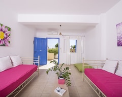 Хотел Bella Santorini (Периволос, Гърция)
