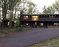 Toàn bộ căn nhà/căn hộ Spacious Mountaintop Lodge: Close To Everything, Sauna, Hot Tub And Game Room (Maryville, Hoa Kỳ)