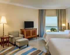 Otel Sheraton Jumeirah Beach Resort (Dubai, Birleşik Arap Emirlikleri)