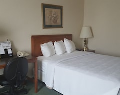 Hotel Gold Vault Inn (Radcliff, USA)