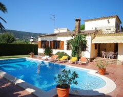 Toàn bộ căn nhà/căn hộ Peace, Privacy And Greenery At This Luxurious Villa In Calonge (Calonge, Tây Ban Nha)
