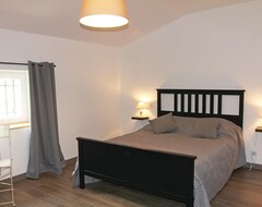 Toàn bộ căn nhà/căn hộ 3 Bedroom Accommodation In Pernes Les Fontaines (Pernes-les-Fontaines, Pháp)