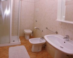 Hotel Holiday apartment Holiday Flat in the Residence Ruculi (Tignale, Italija)