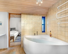 Hotel Twelve-bedroom Accommodation In Ulfborg (Ulfborg, Dinamarca)