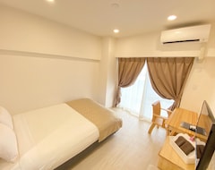 Khách sạn Comfort Plus (Okinawa, Nhật Bản)