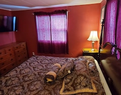 Hele huset/lejligheden 4 Bedroom Cottage, Sleeps 12Adventure Is Worthwhile In Itself (Berclair, USA)