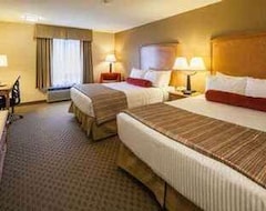 Mountain Retreat Hotel & Suites (Squamish, Canada)