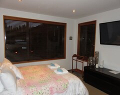 Bed & Breakfast Maples on Harewood (Christchurch, New Zealand)