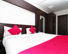 OYO 8074 Hotel G 9 (Lucknow, India)