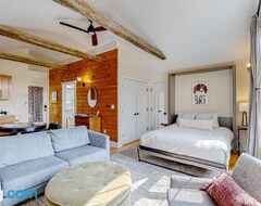 Khách sạn The Loft - Suite #5 (Waterbury, Hoa Kỳ)