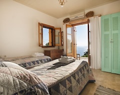 Hele huset/lejligheden Your Welcoming Holiday Villa With Pool, Gardens And An Enchanting Vista! (Skiathos by, Grækenland)