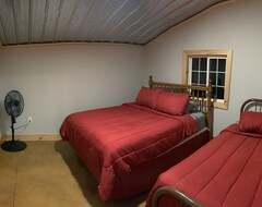 Entire House / Apartment New Listing! Newly Renovated Barndominium! Peaceful, Quiet Stay! (Montezuma, USA)