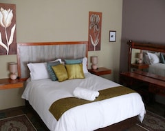 Otel Votadini Lodge (Hekpoort, Güney Afrika)