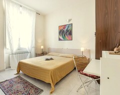 Hotel Painter Home (Florence, Italy)