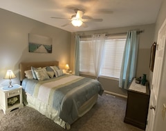 Entire House / Apartment Luxury Keowee Key Condo (Salem, USA)